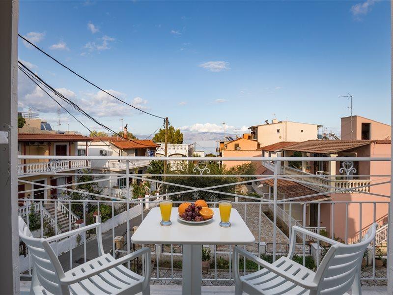 Bella Vista Beach Hotel And Studios Беницес Екстериор снимка